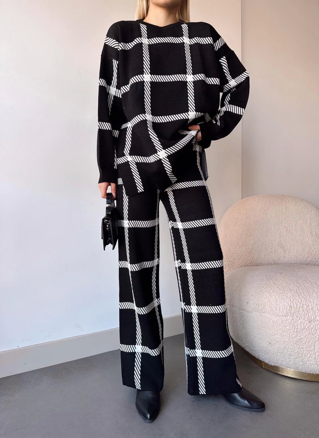Plaid Knitwear 2-Piece Set Black and White