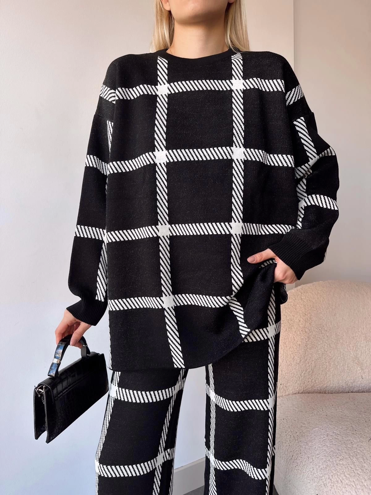 Plaid Knitwear 2-Piece Set Black and White