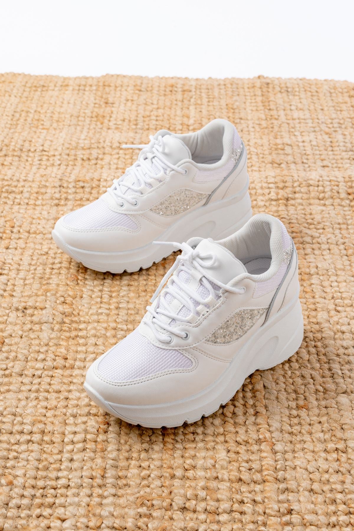 ZRİNF-185 Premium Beyaz Günlük Bağcıklı Taş Aksesuarlı Sneaker