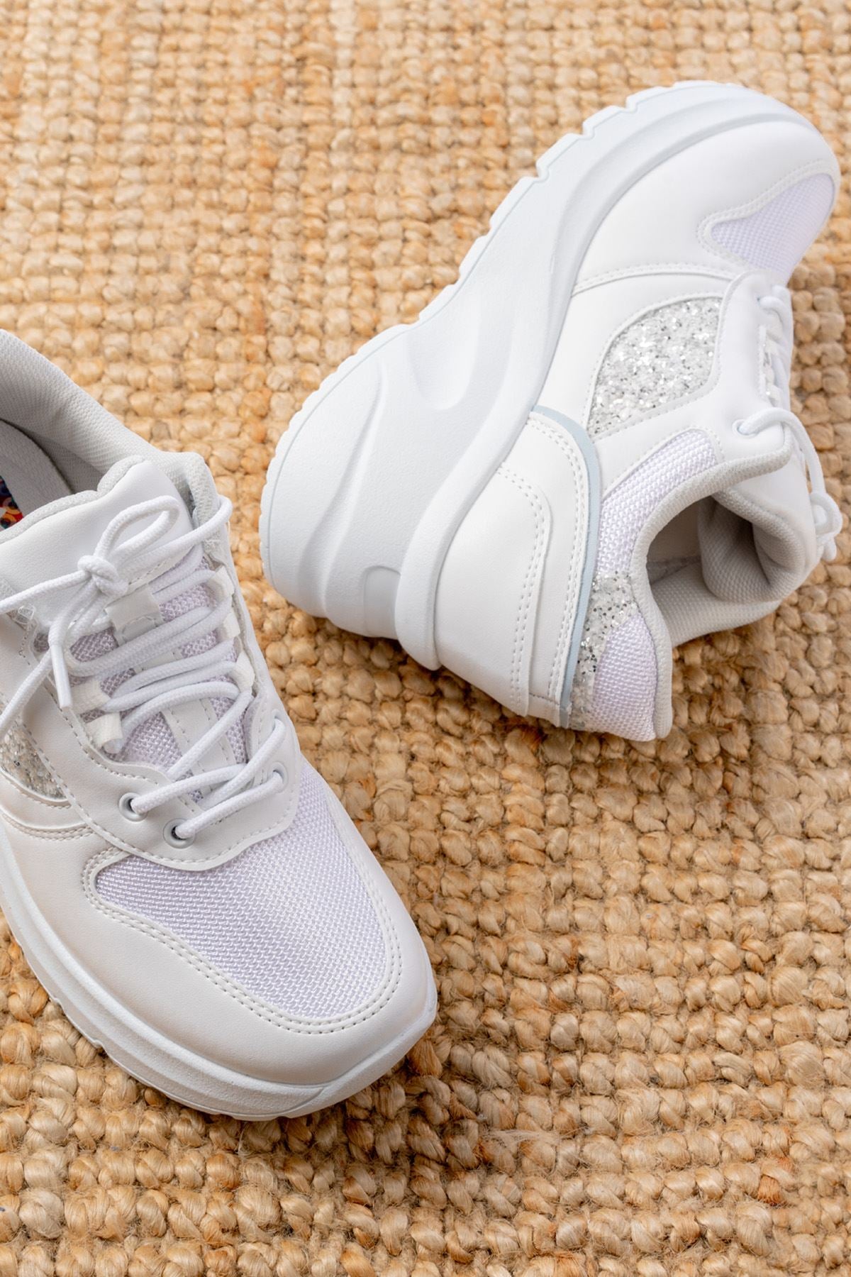 ZRİNF-185 Premium Beyaz Günlük Bağcıklı Taş Aksesuarlı Sneaker