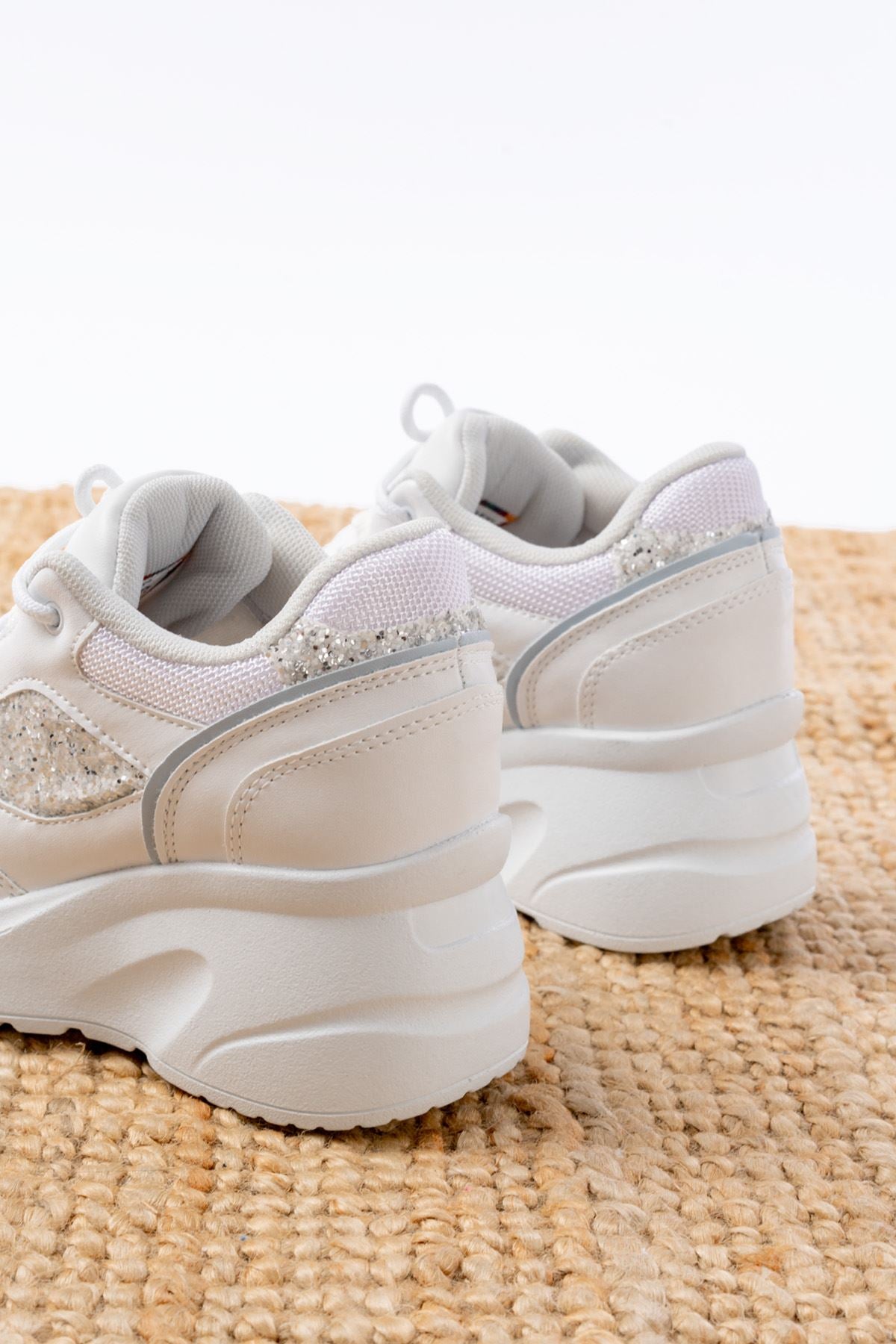 ZRİNF-185 Premium Beyaz Günlük Bağcıklı Taş Aksesuarlı Sneaker