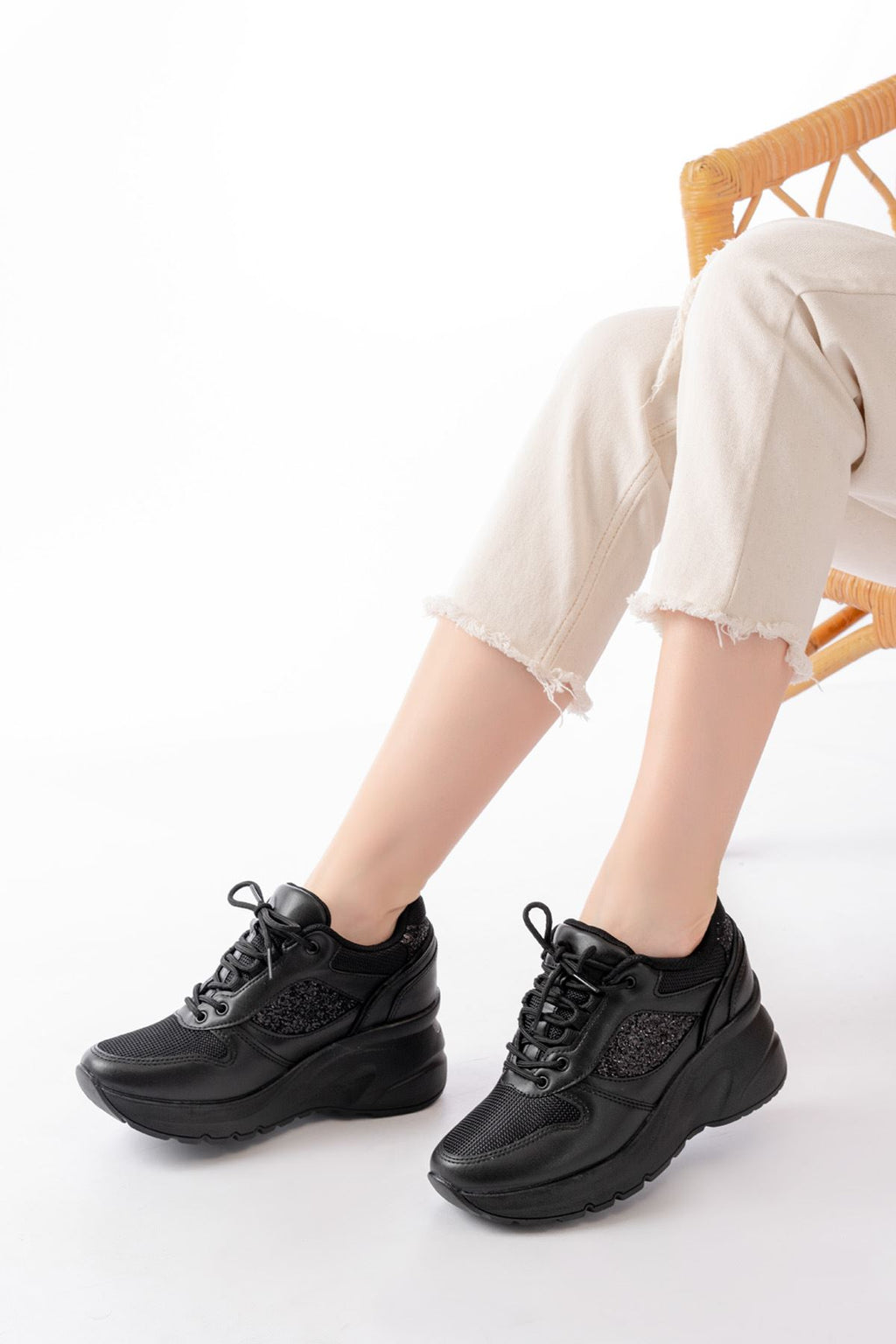 ZRİNF-185 Premium Siyah Günlük Bağcıklı Taş Aksesuarlı Sneaker