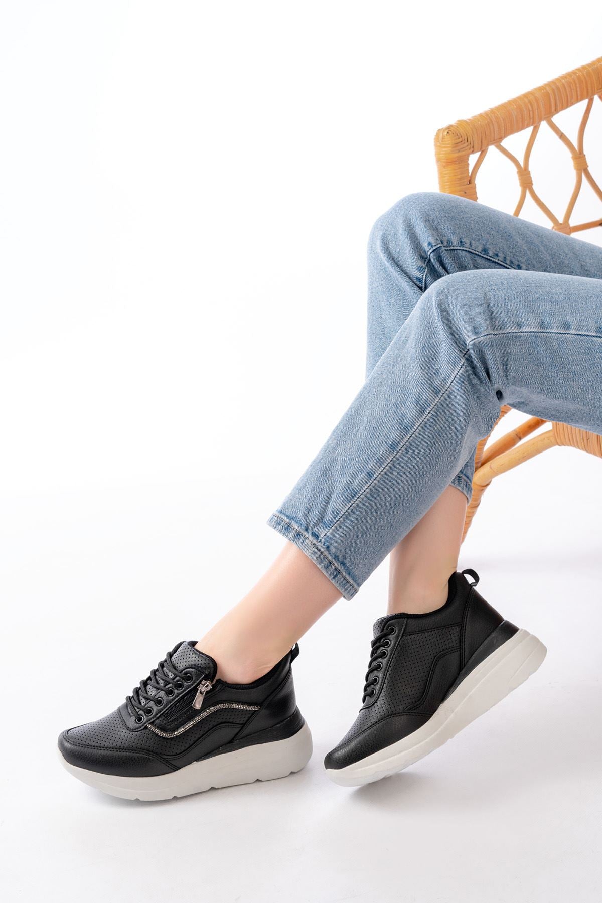 ZRİN-207 Premium Siyah Bağcıklı Fermuarlı Taş Aksesuarlı Kadın Sneaker