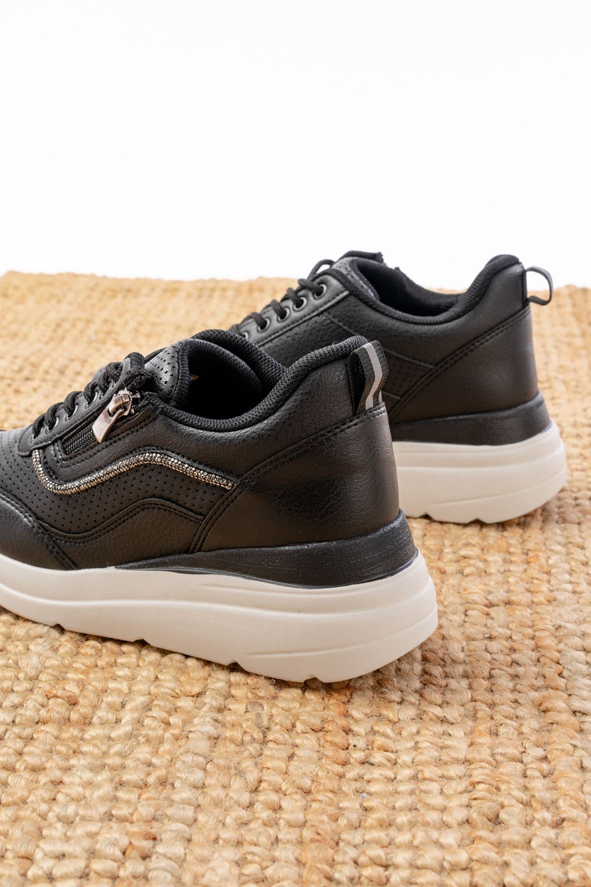 ZRİN-207 Premium Siyah Bağcıklı Fermuarlı Taş Aksesuarlı Kadın Sneaker