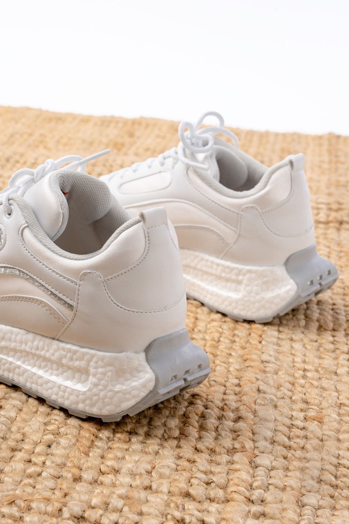 ZRİNF-307 Premium Beyaz Bağcıklı Saten Taş Aksesuarlı Kadın Sneaker