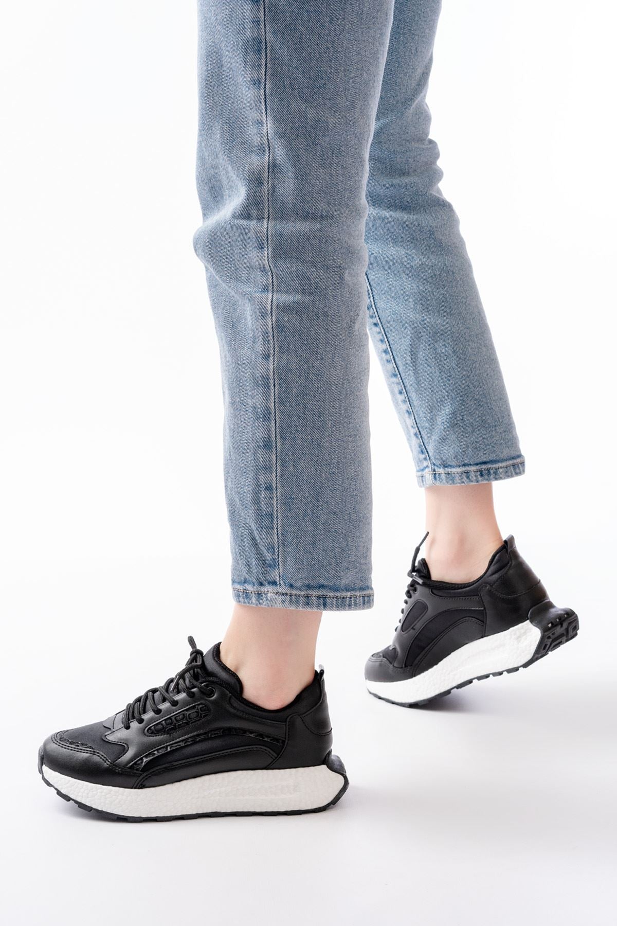 ZRİNF-307 Premium Siyah Bağcıklı Saten Taş Aksesuarlı Kadın Sneaker