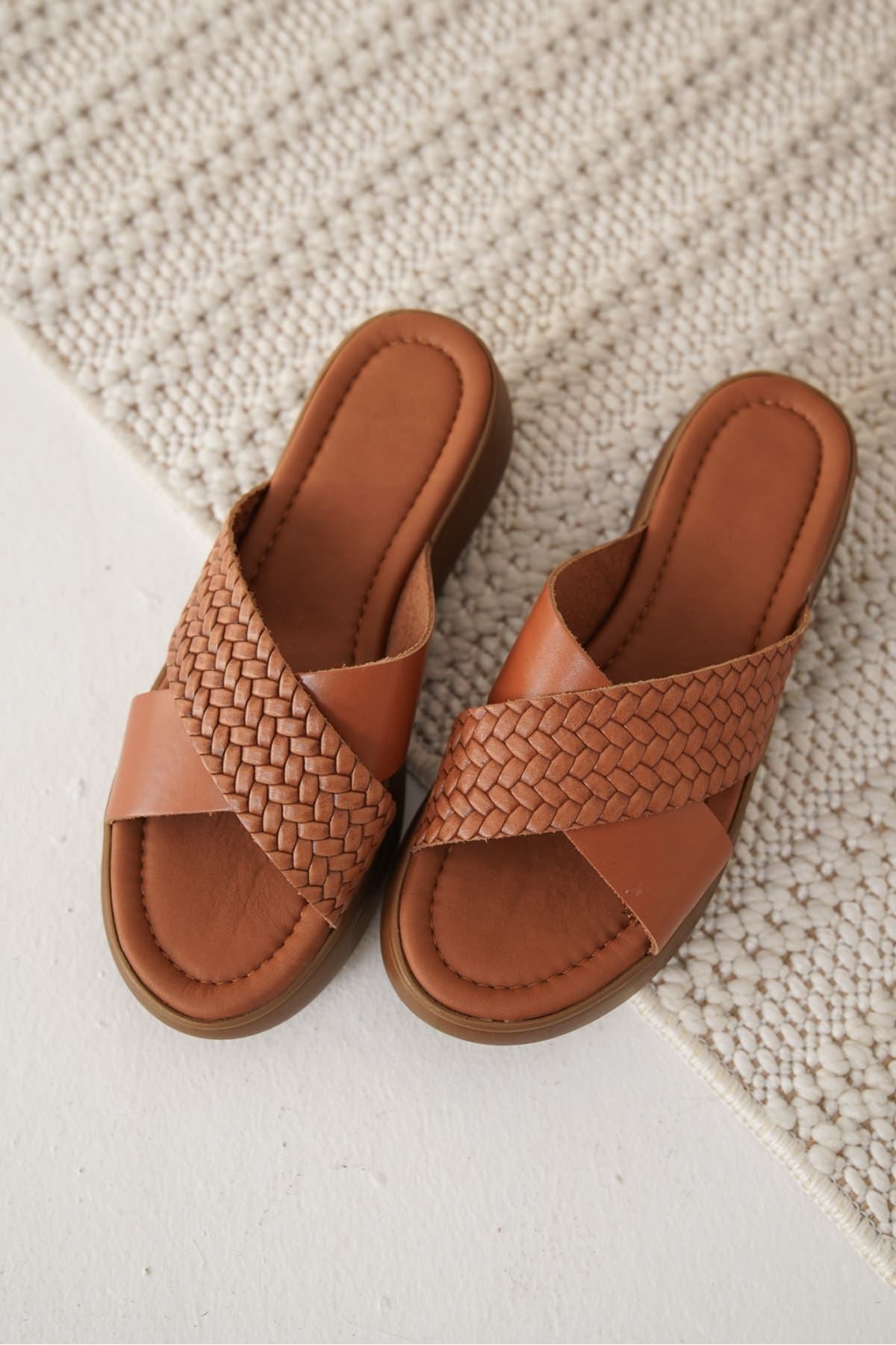 Fayn Premium Tan Braided Genuine Leather Slippers