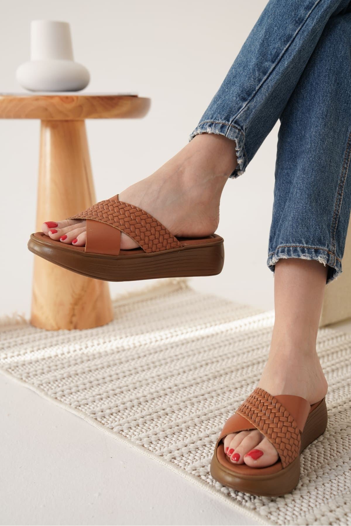 Fayn Premium Tan Braided Genuine Leather Slippers