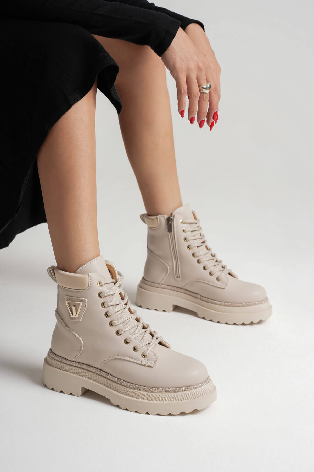 Fiora Premium Special Design Women's Winter Thick-Soled Beige Boots