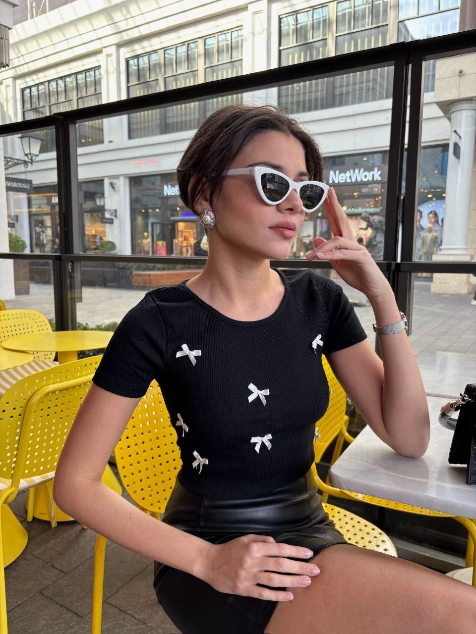 Fiyonk Detaylı Vücudu Saran Kaşkorse Bluz Siyah