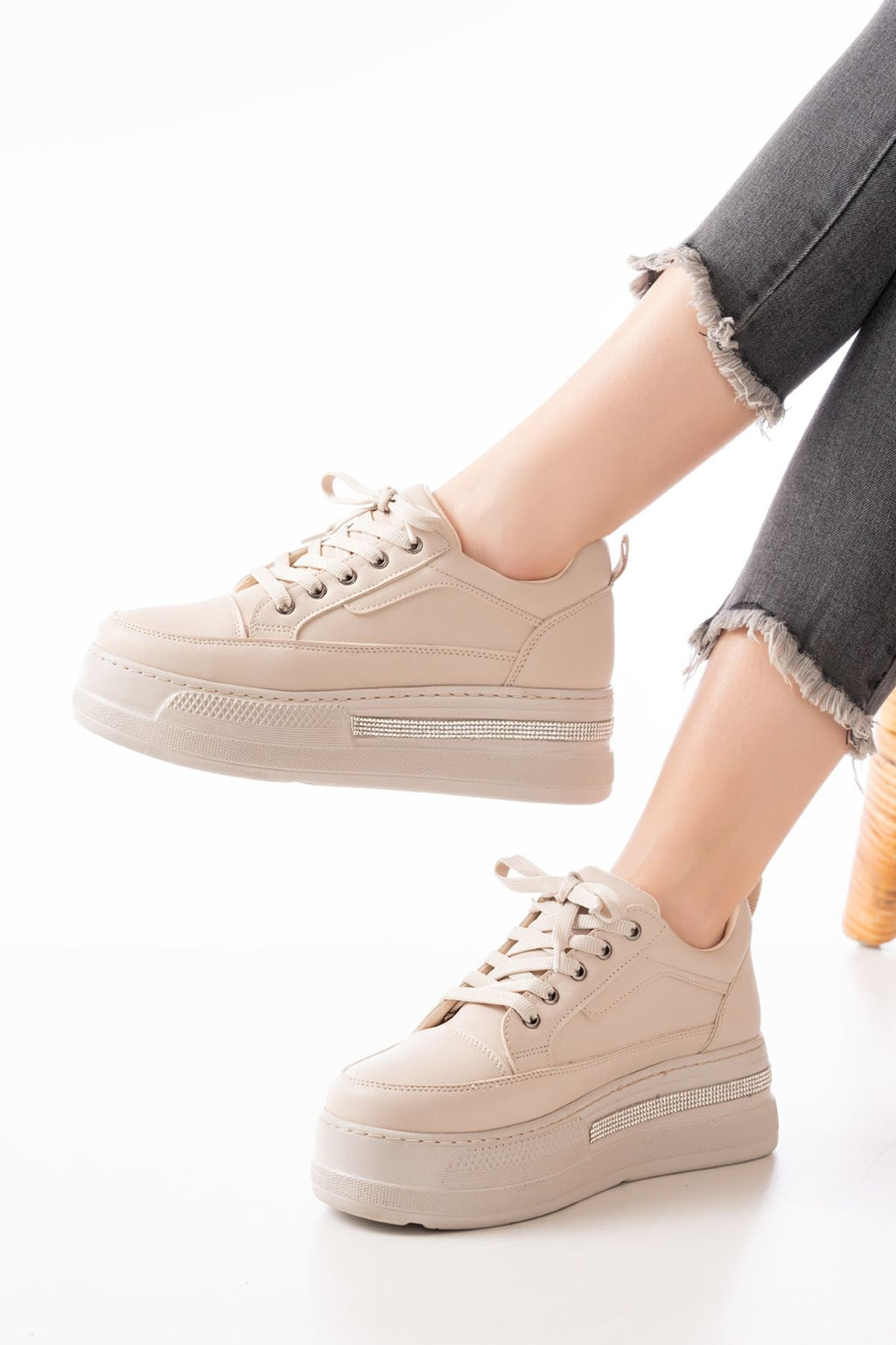 ZRİN-1999 Premium Nut Bağcıklı Taban Taş Aksesuarlı Kadın Sneaker