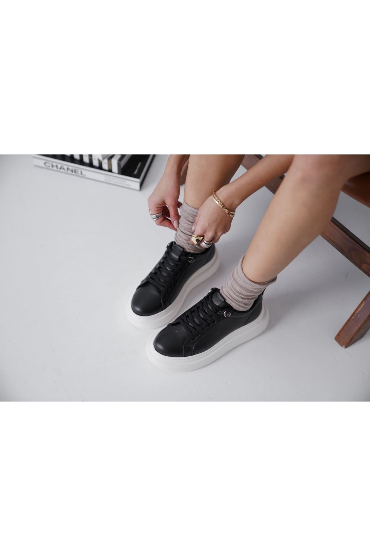 Freya Premium Black Women's Sneakers