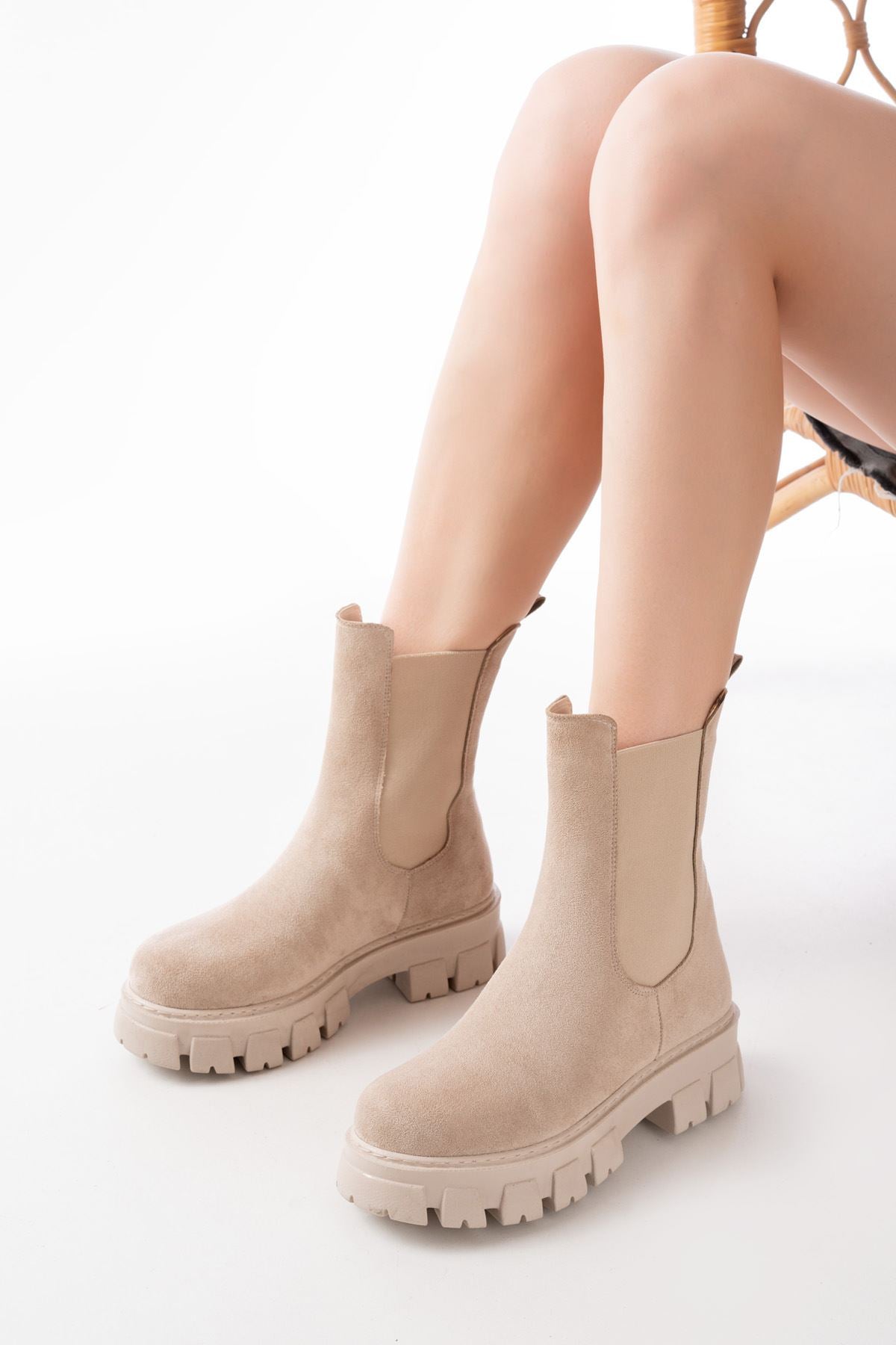 ZRİN-299 Premium Bej Süet Yüksek Tabanlı Lastikli Günlük Kadın Bot