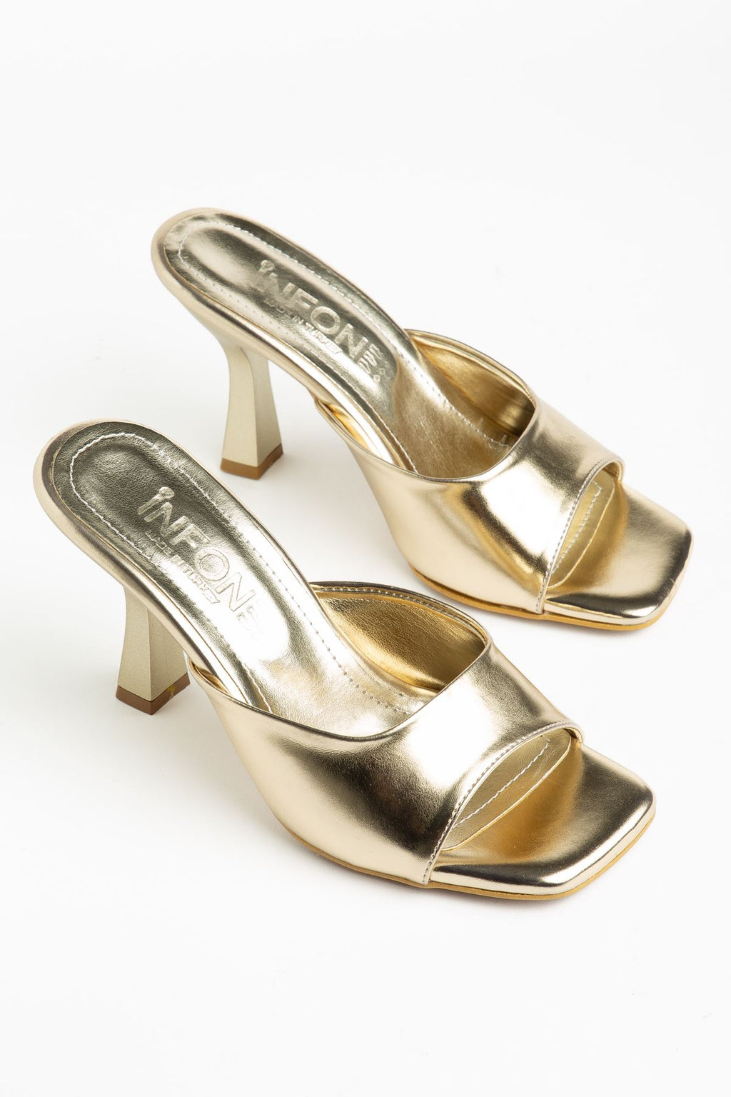 ZRİN-687 Exclusive Gold Rugan Tek Bant Kare Topuklu Terlik 9 cm