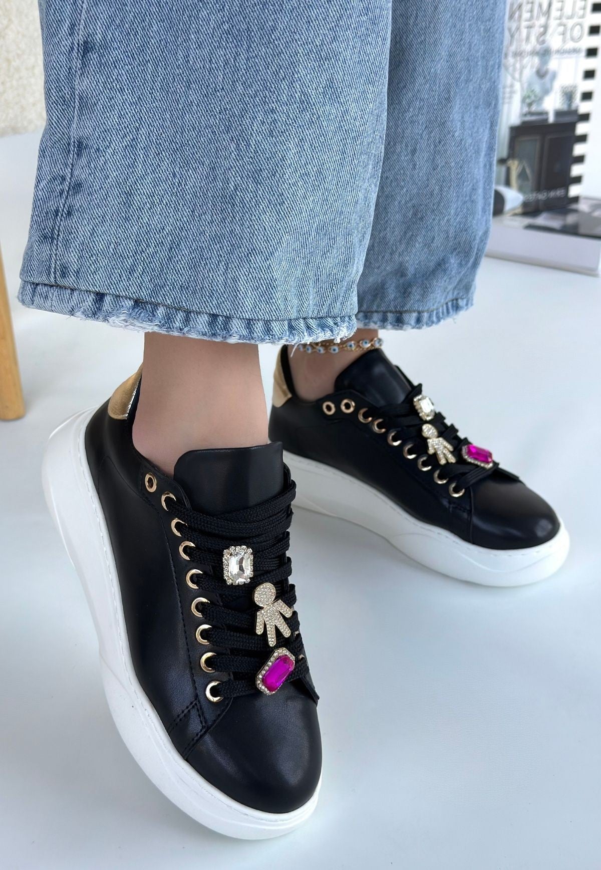 Lemda Premium Siyah Taş Aksesuarlı Bağcıklı Kadın Sneaker