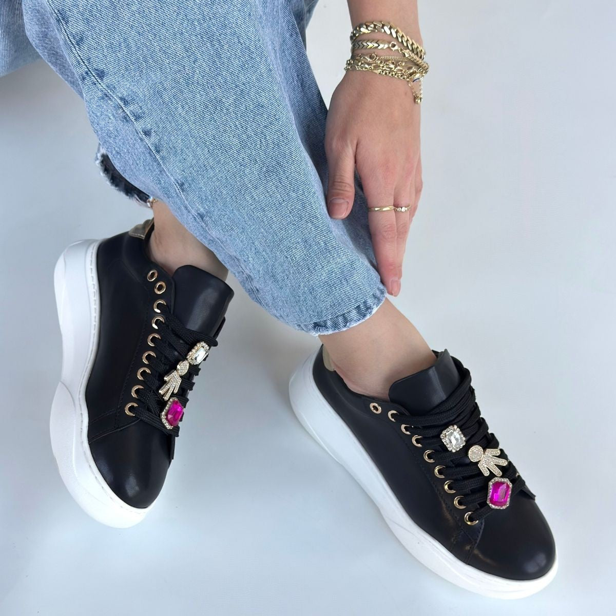 Lemda Premium Siyah Taş Aksesuarlı Bağcıklı Kadın Sneaker