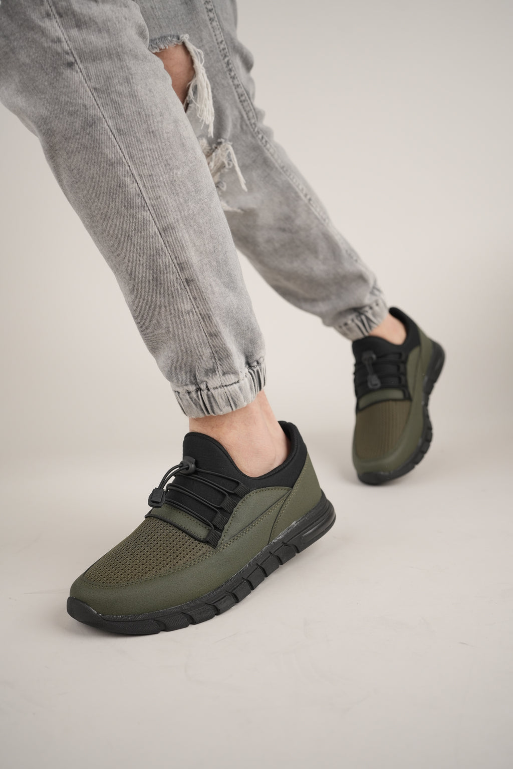 Class Casual Comfortable Laceless Men's Sports and Walking Shoes Khaki