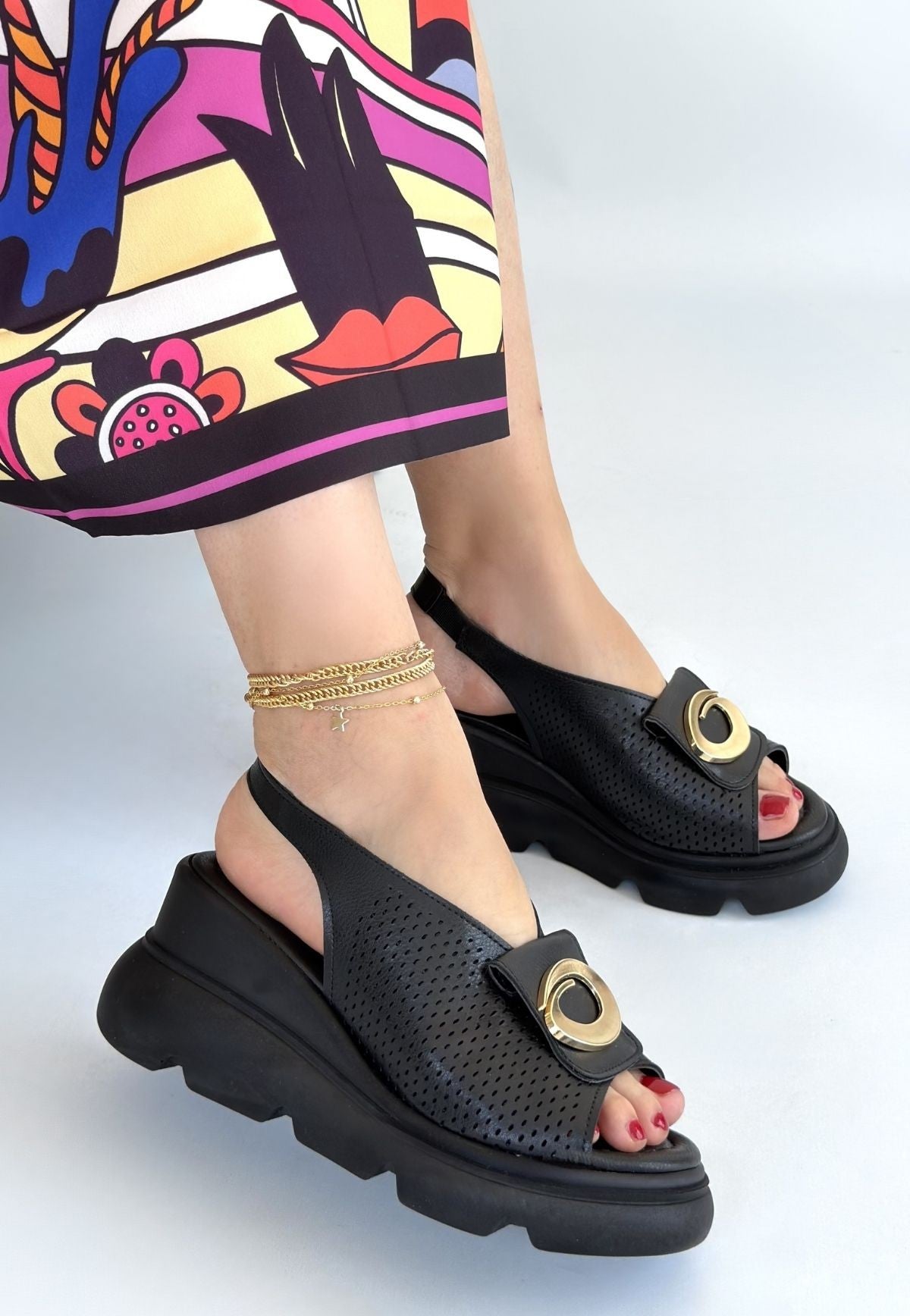 Gwon Exclusive Siyah Dolgu Topuk Sandalet 7 cm