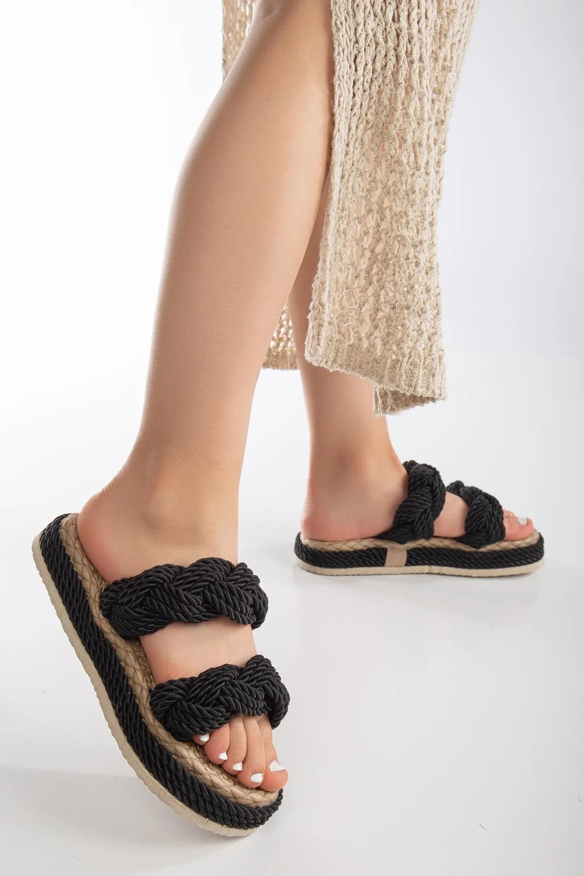 Black Straw Twist Detailed Summer Rope Slippers 