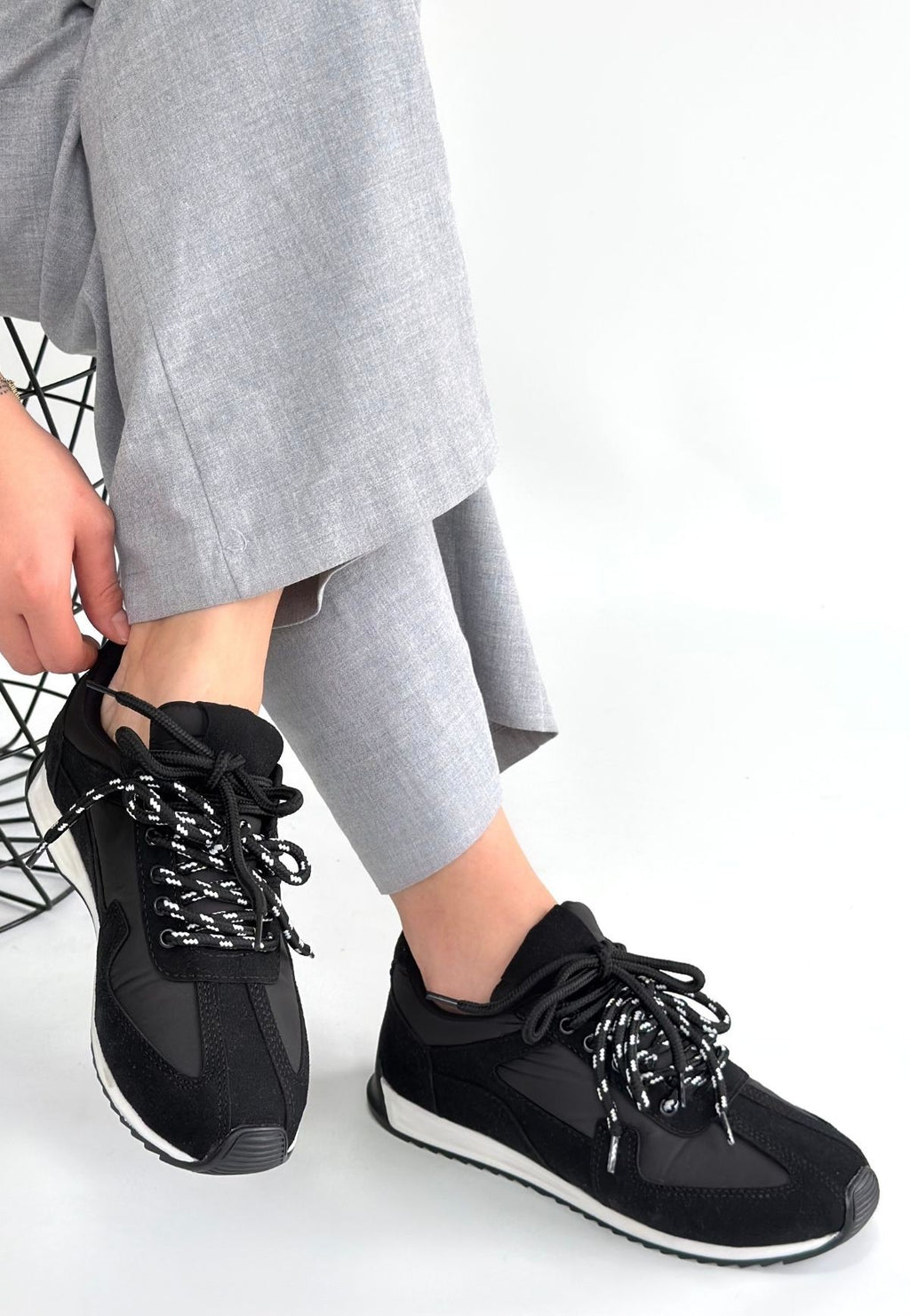 Jeat Lux Siyah Nubuk Bağcıklı Kadın Sneaker