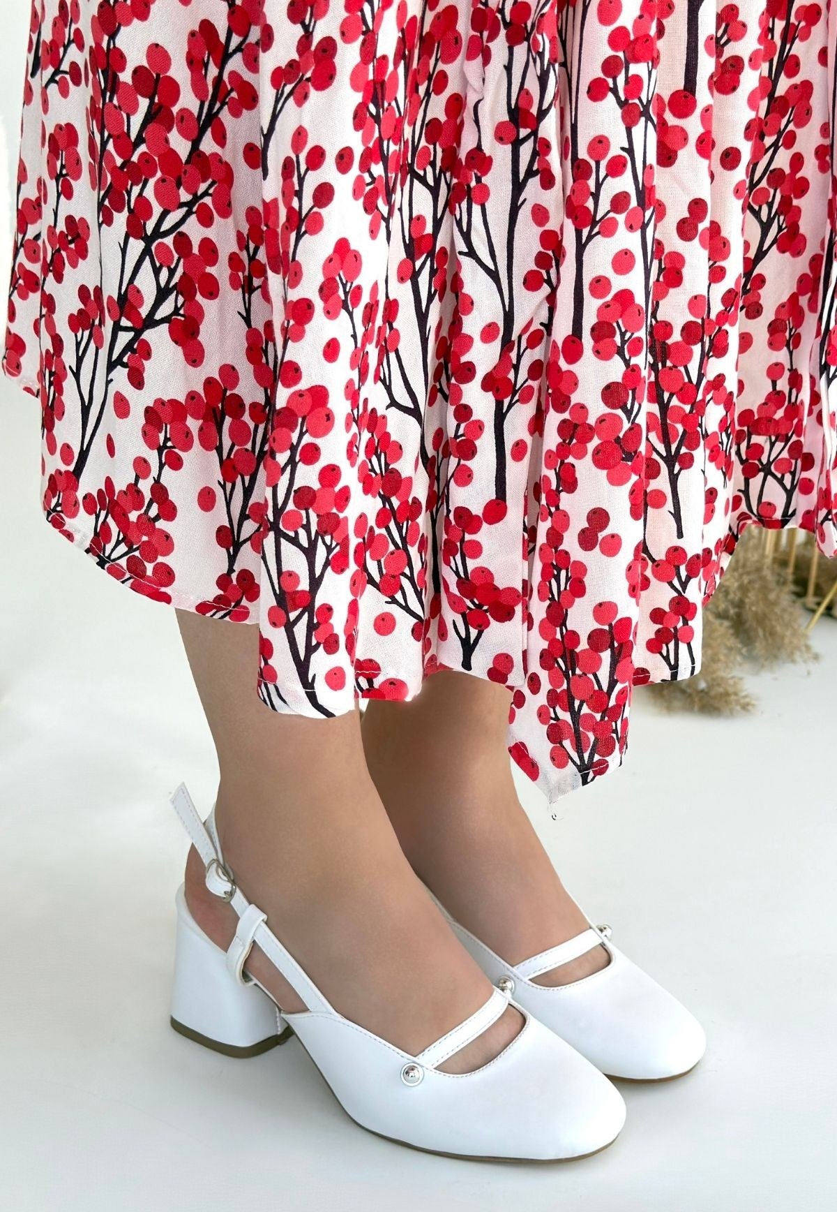 Jecci White High Heels