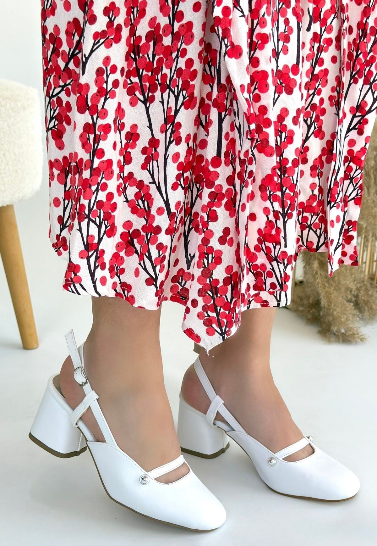 Jecci White High Heels