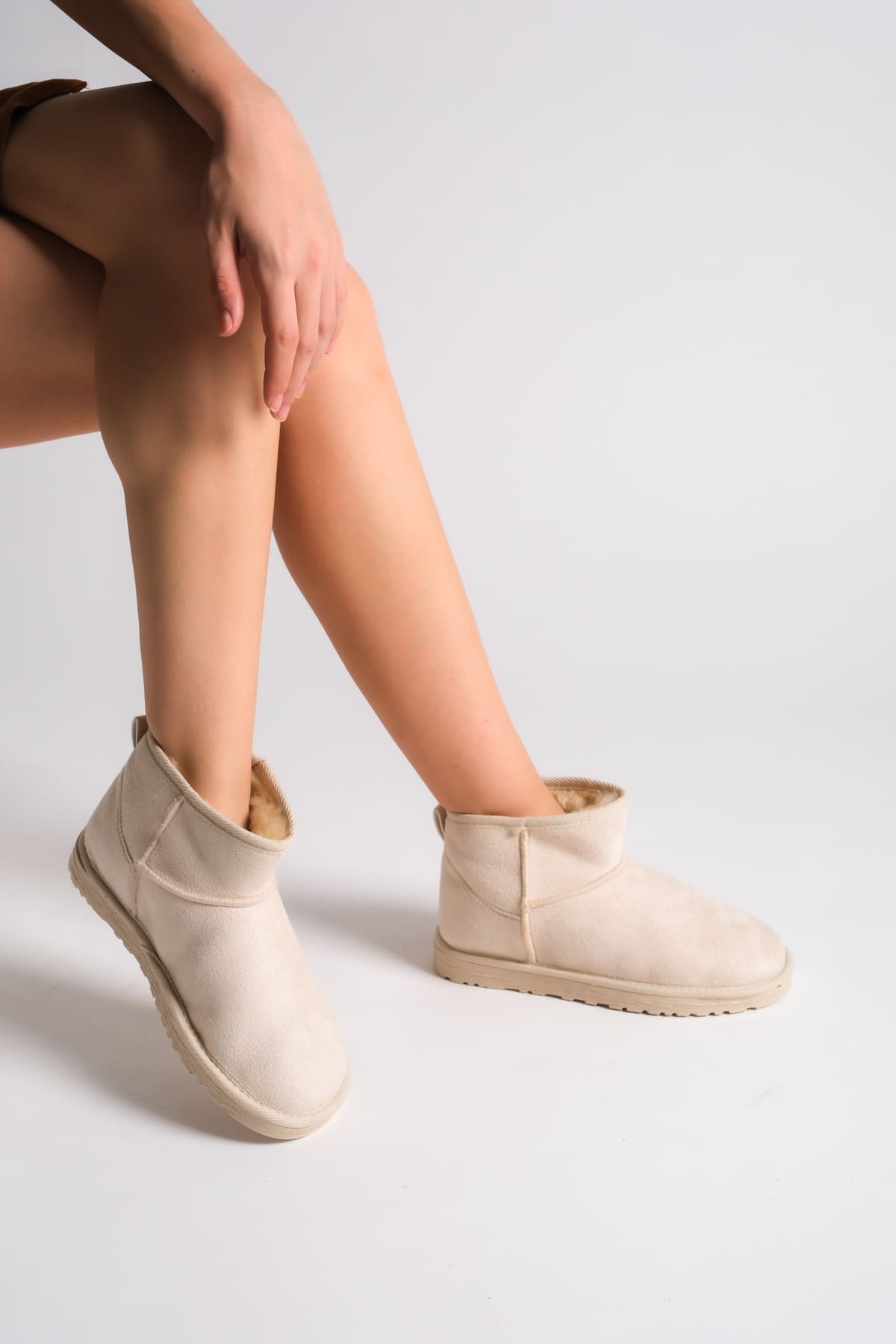 SEOUL Laceless Fur Lined Ug Model Short Suede Women's Boots - Cream