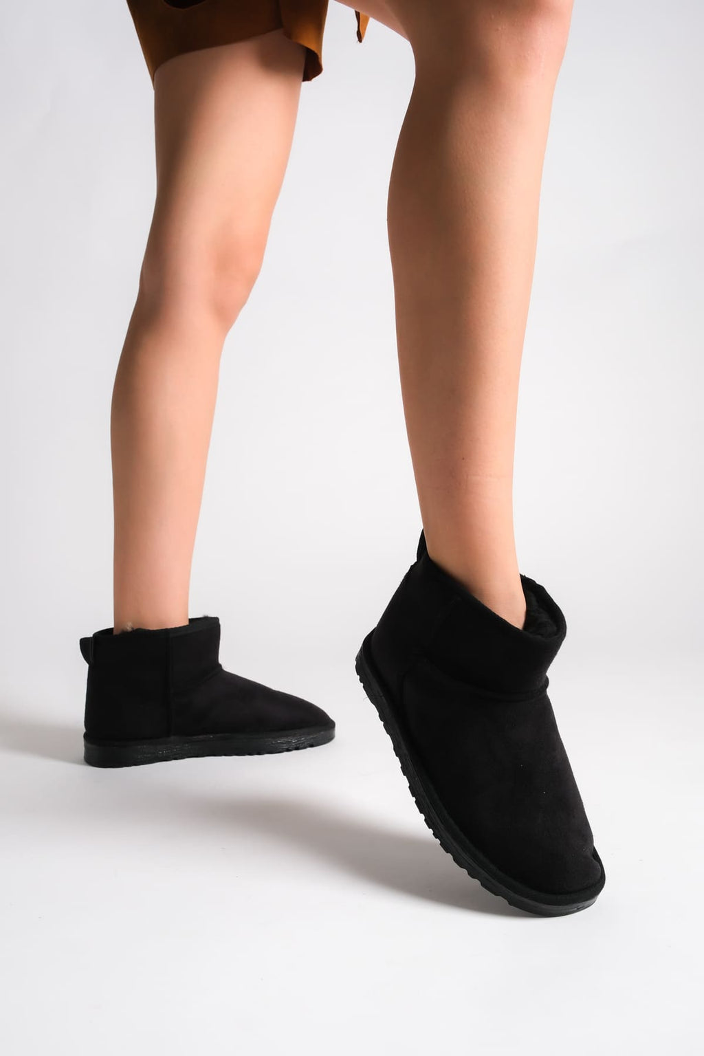 SEOUL Laceless Fur Lined Ug Model Short Suede Women's Boots - Black