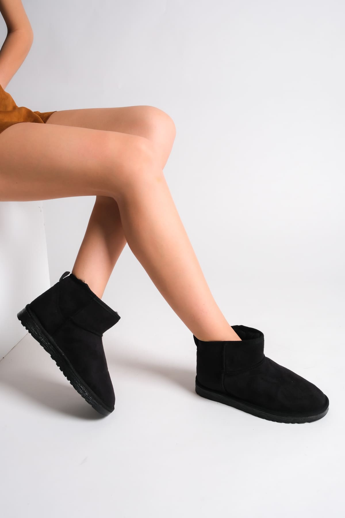 SEOUL Laceless Fur Lined Ug Model Short Suede Women's Boots - Black