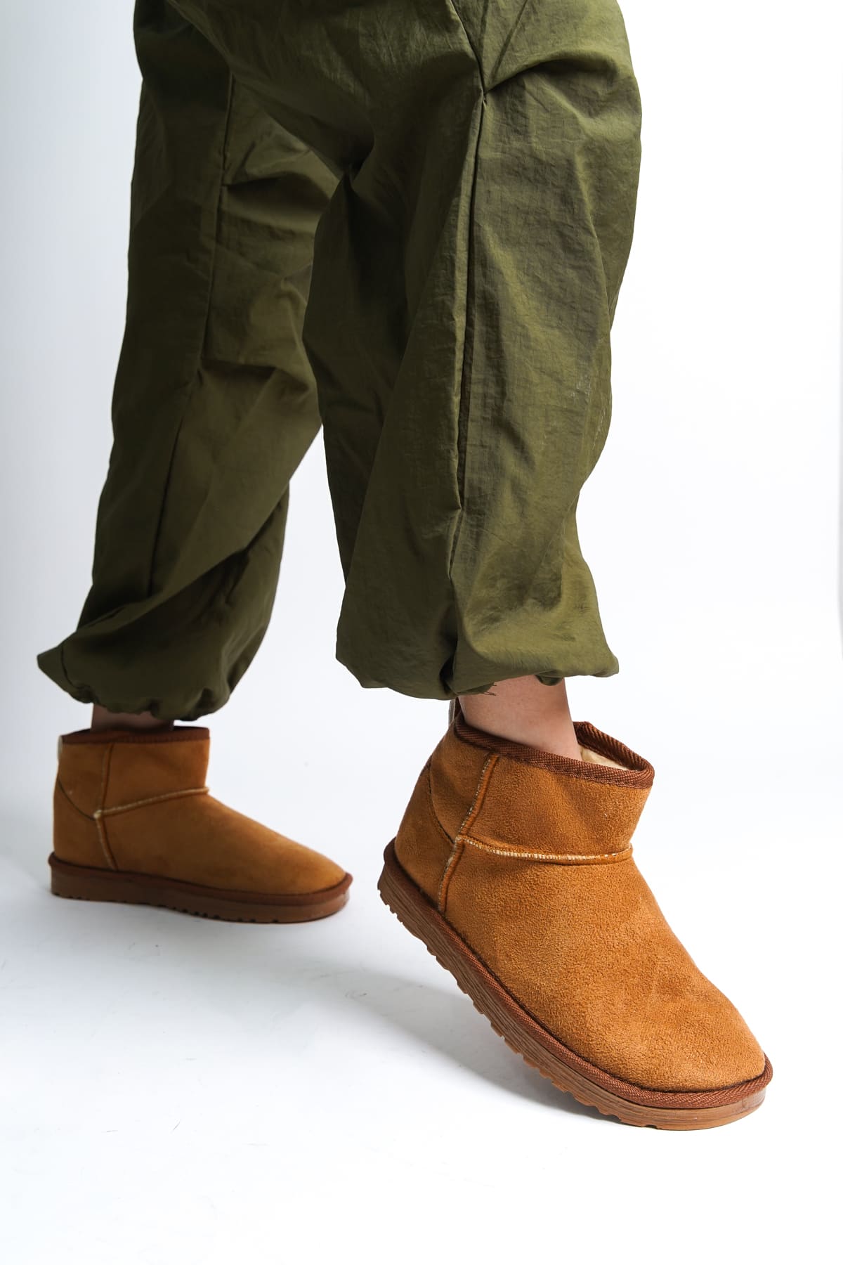 SEOUL Laceless Fur Lined Ug Model Short Suede Women's Boots - Tan