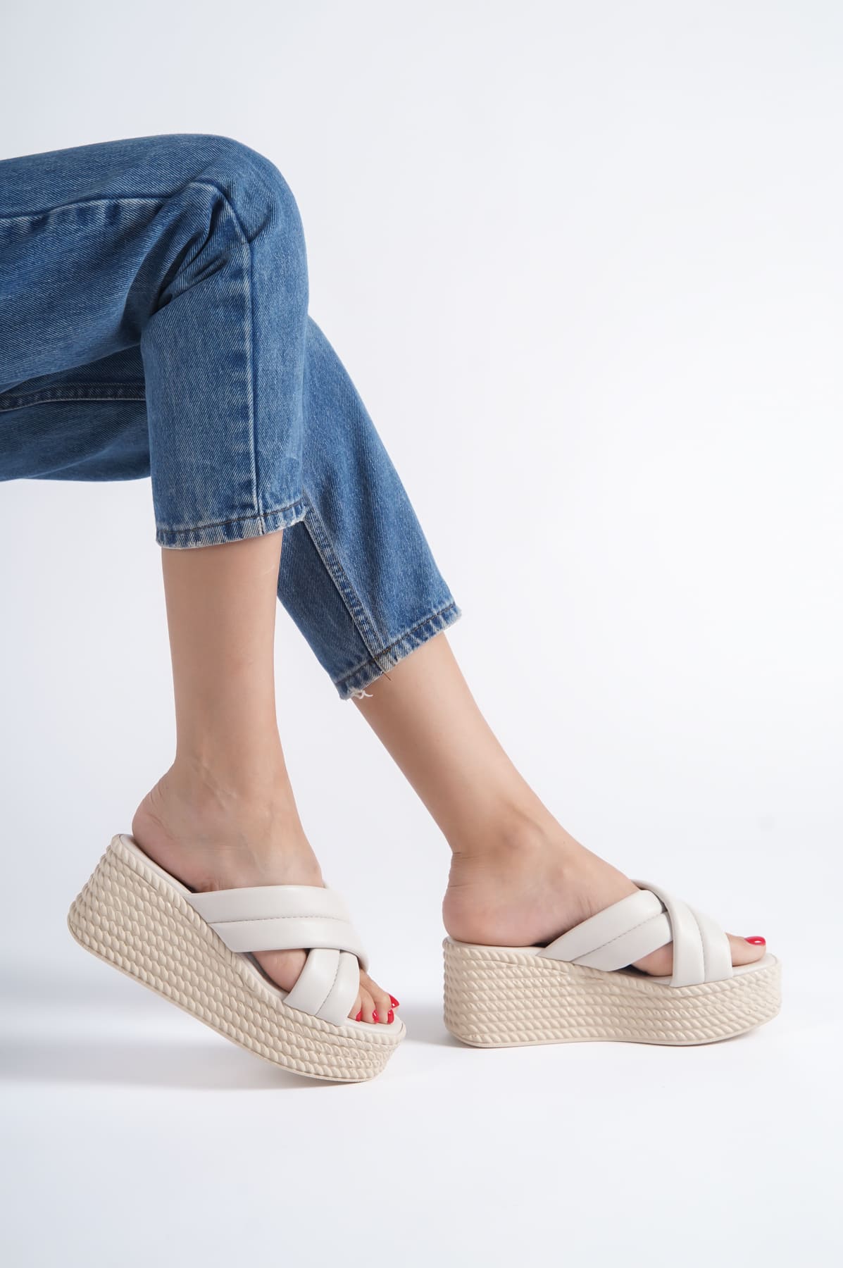 JOYMIXE Wedge Heeled Orthopedic Straw Women's Slippers - Cream