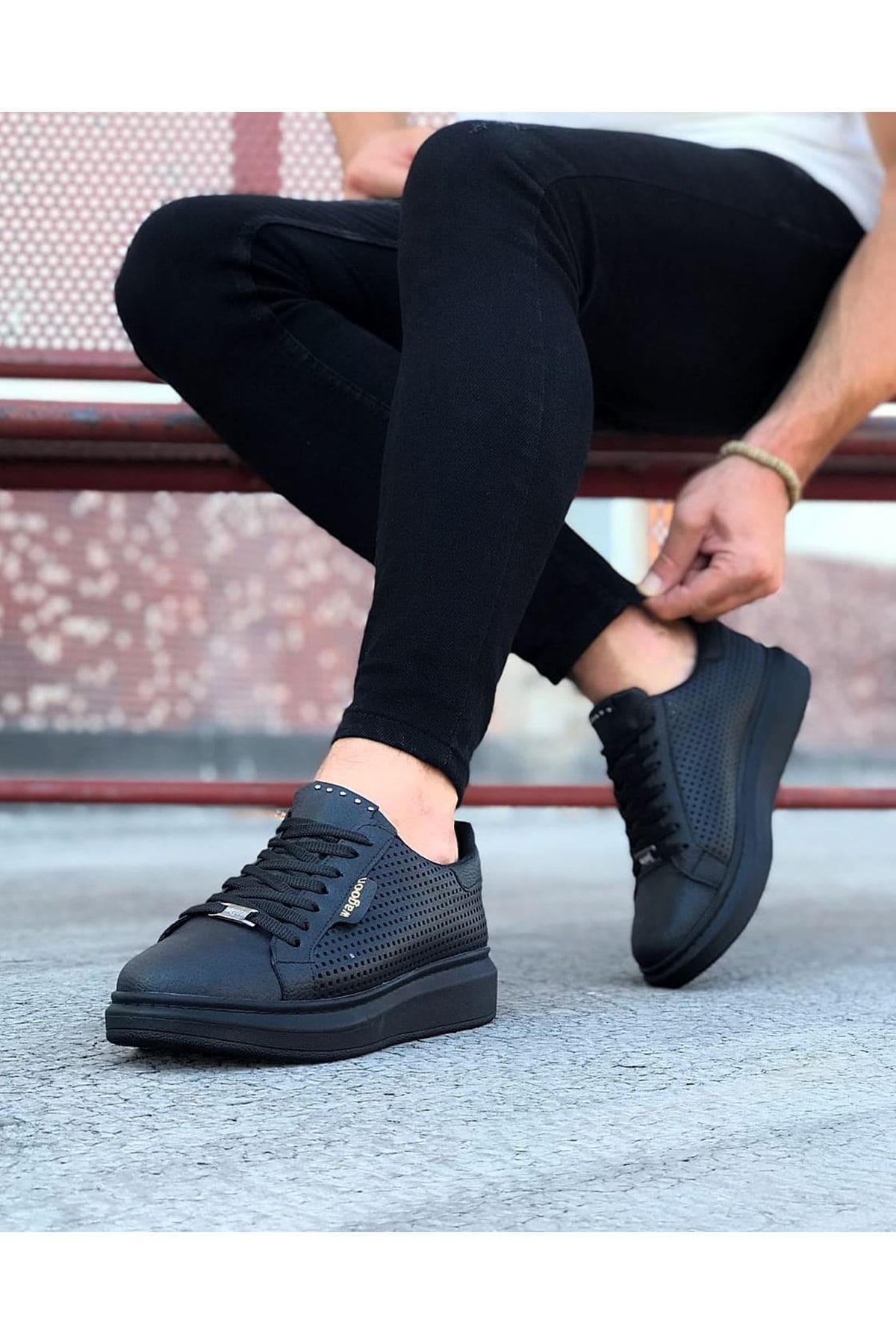 ZRJ01 Bağcıklı Delikli Erkek Günlük Sneaker Ayakkabı Siyah