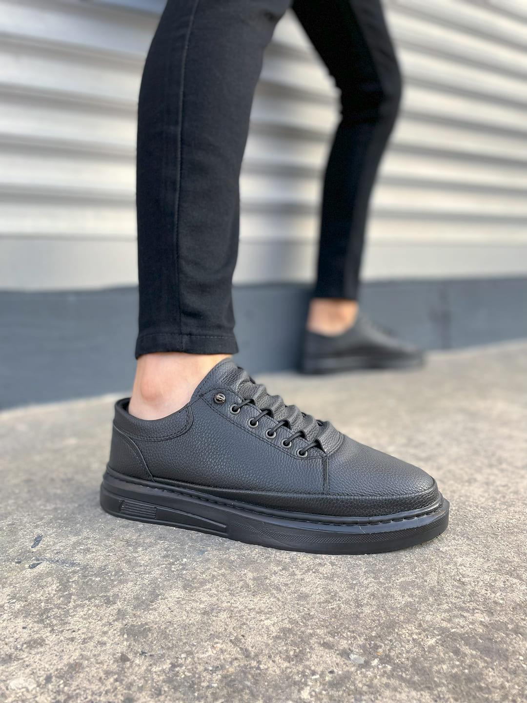 JY0535 Prime Lace-Up Men's Sneakers - Black