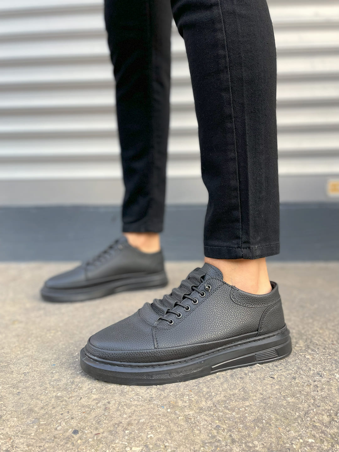 JY0535 Prime Lace-Up Men's Sneakers - Black