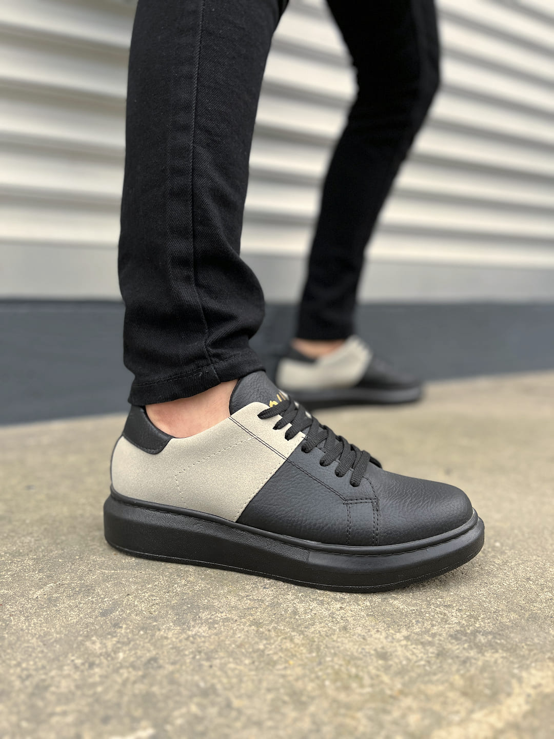 JY151 Boost Lace-Up Men's Casual Sneakers - Suede Black Beige