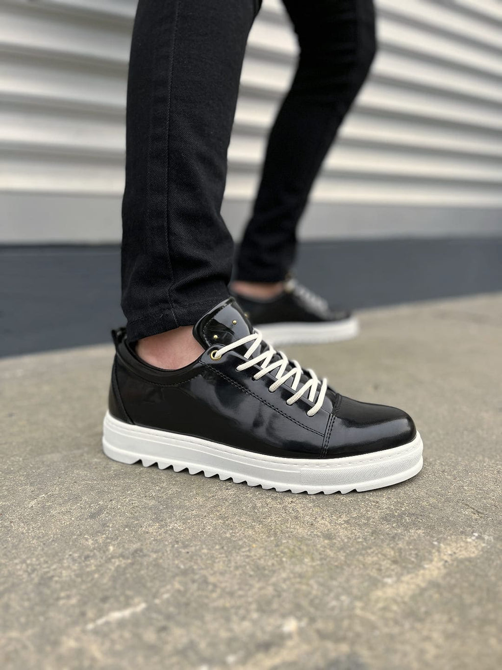 ZRJ152 High-Quality Lace-Up Men's Casual Sports Shoes - Black White Patent Leather