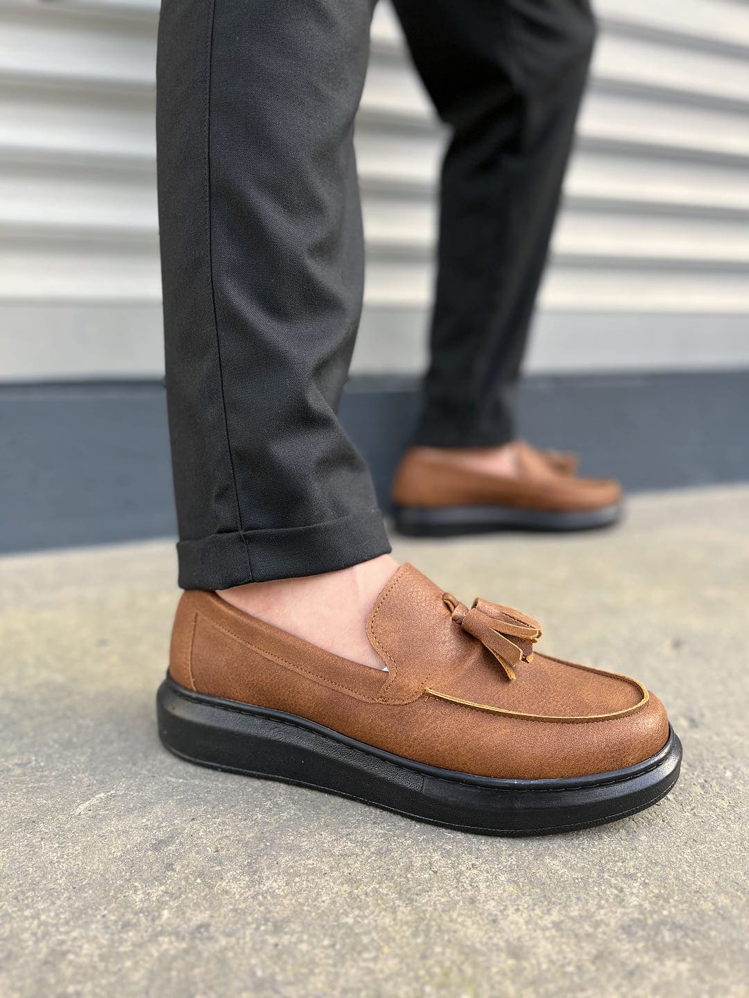 JY154 Blaze Laceless Tasseled Men's Casual Classic Shoes - Vegan Leather Tan Black