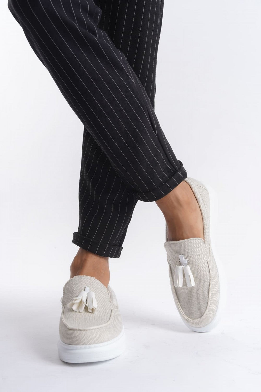 JY154 Blaze Laceless Tasseled Men's Casual Classic Shoes - Linen White