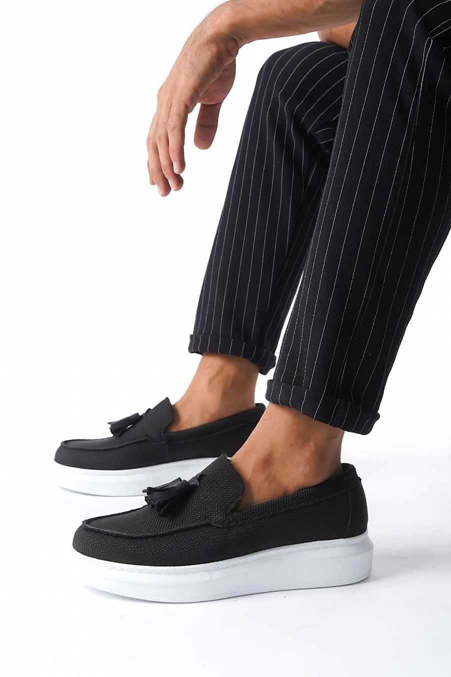 JY154 Blaze Laceless Tasseled Men's Casual Classic Shoes - Linen Black White