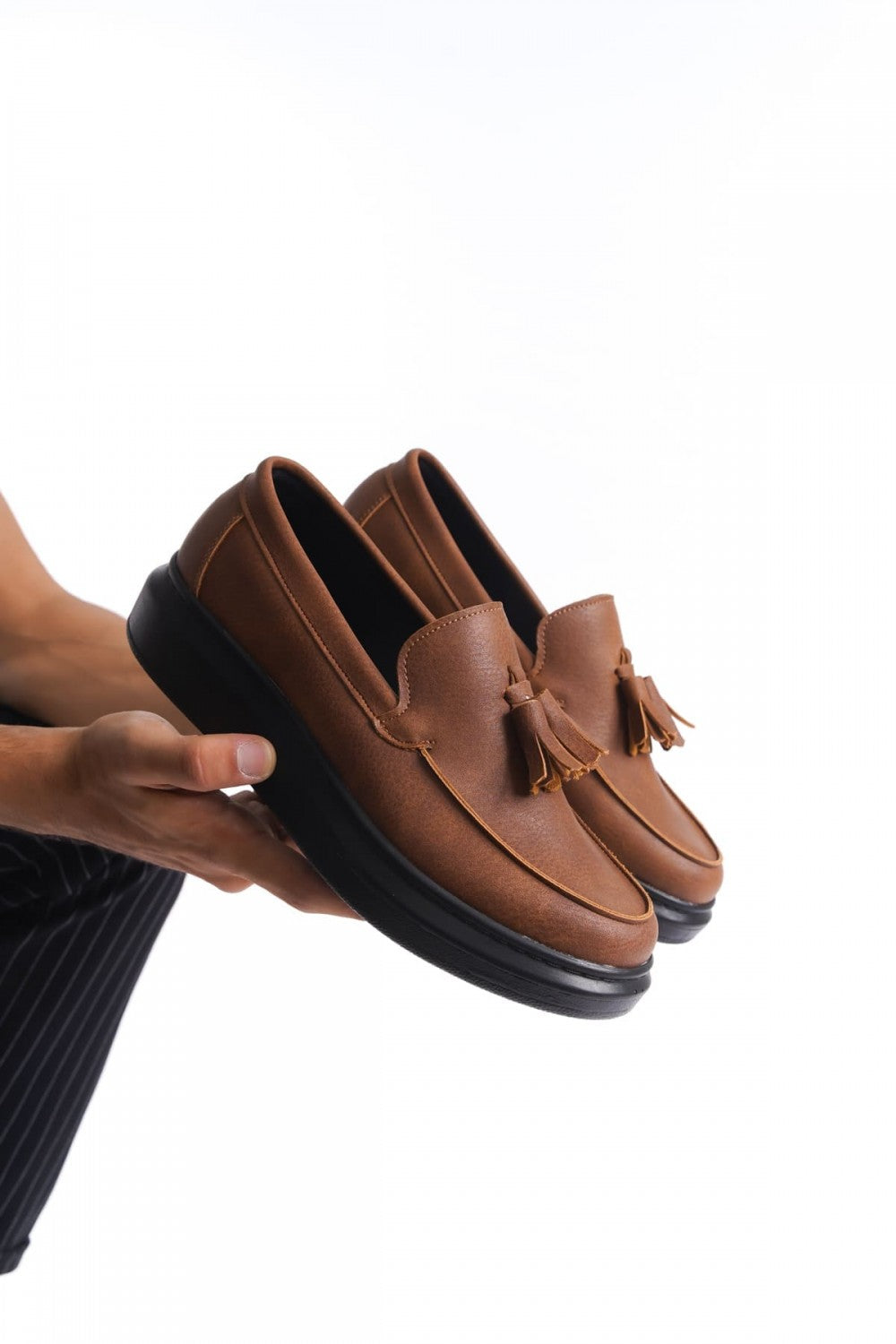 JY154 Blaze Laceless Tasseled Men's Casual Classic Shoes - Vegan Leather Tan Black