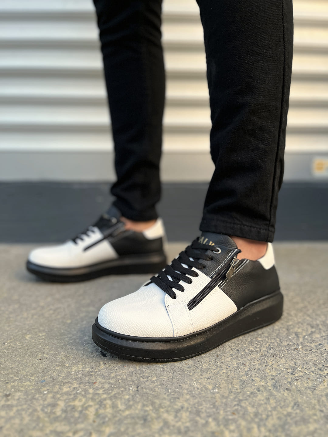 JY155 Warrior Lace-up and Zippered Men's Casual Sneakers - Black S White