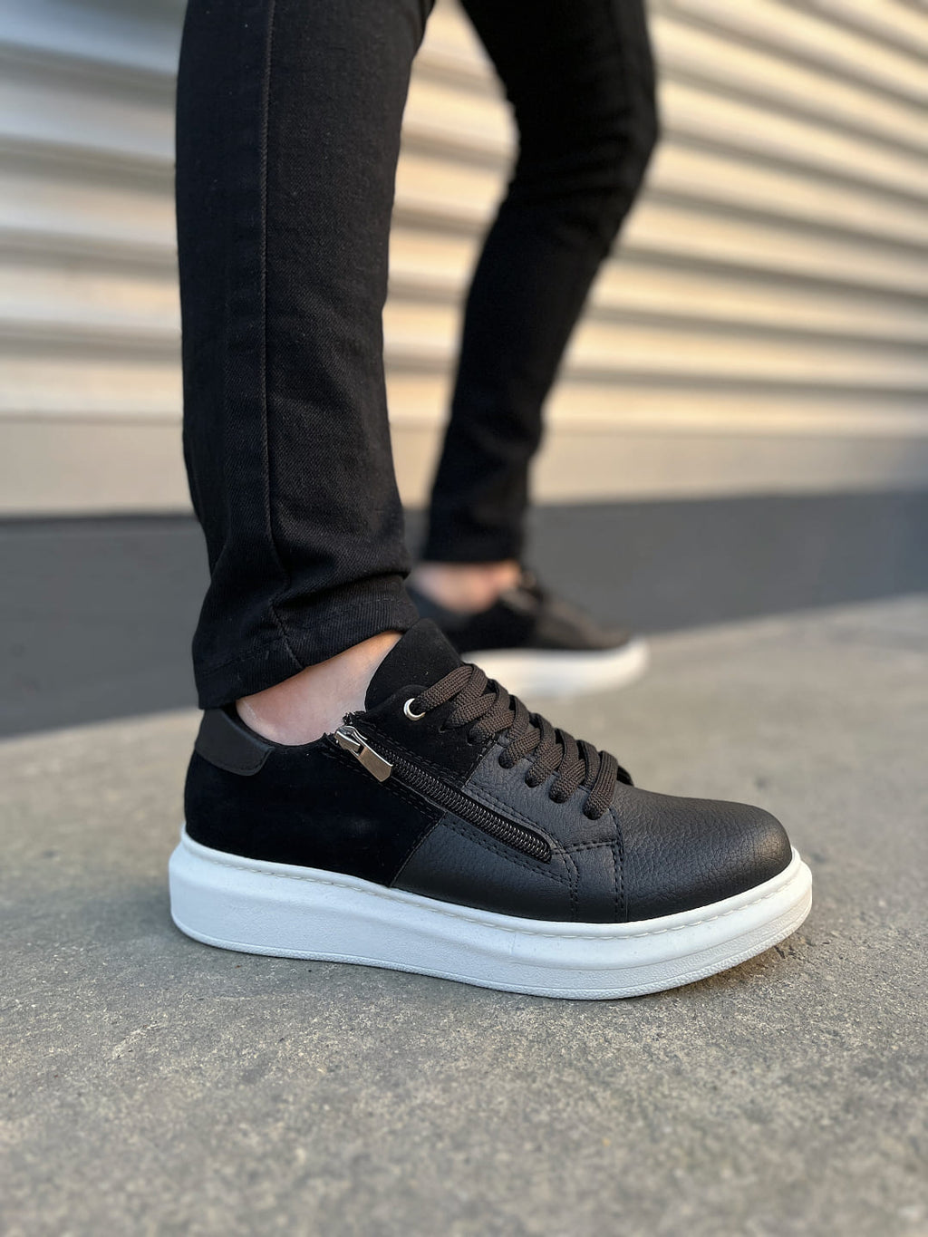 JY155 Warrior Lace-up and Zippered Men's Casual Sneakers - Suede Black White