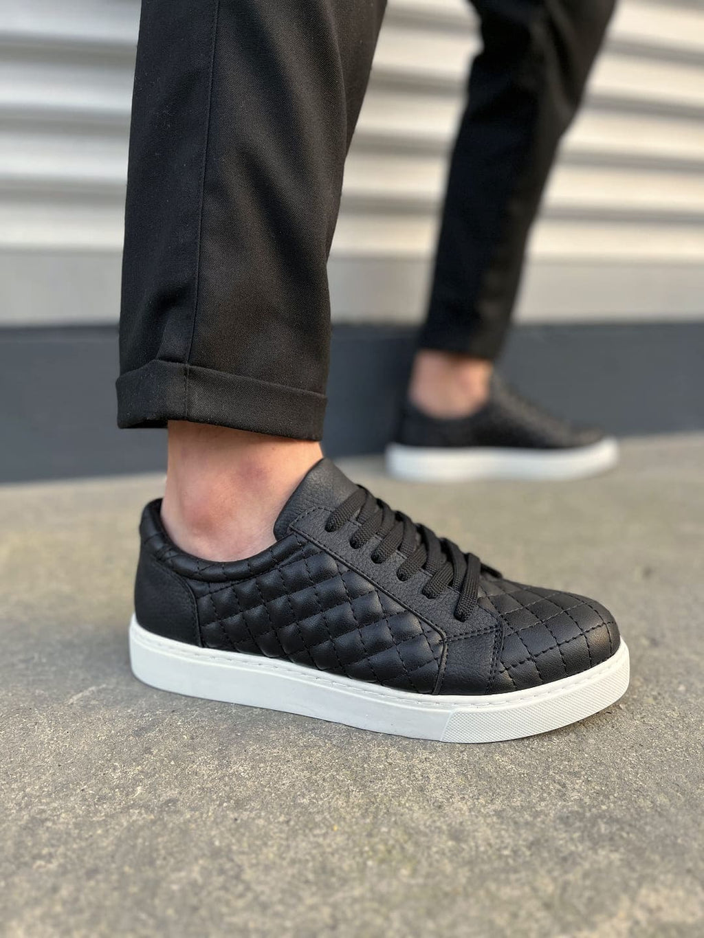 JY166 Prestige Bağcıklı Kapitone Desenli Erkek Günlük Sneaker - Siyah Beyaz