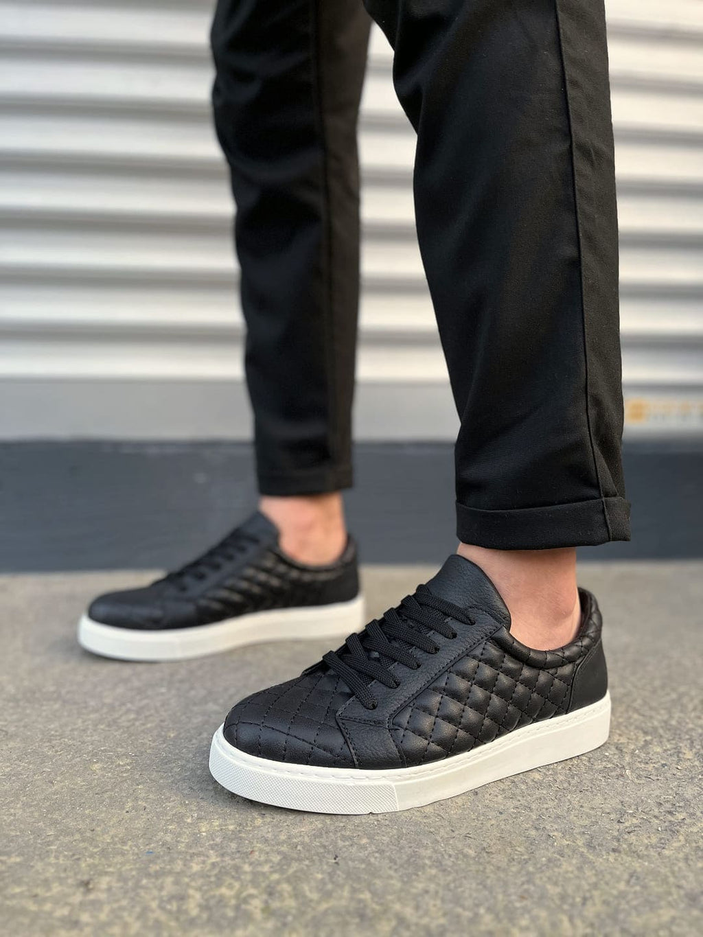 JY166 Prestige Bağcıklı Kapitone Desenli Erkek Günlük Sneaker - Siyah Beyaz