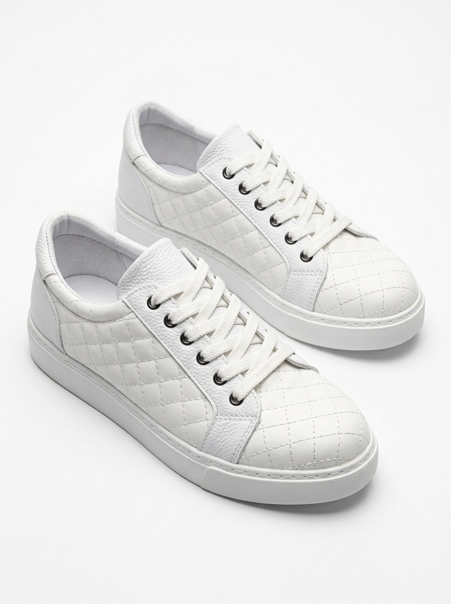 ZRJ166 Premium Kapitone Desenli Erkek Sneaker - Beyaz