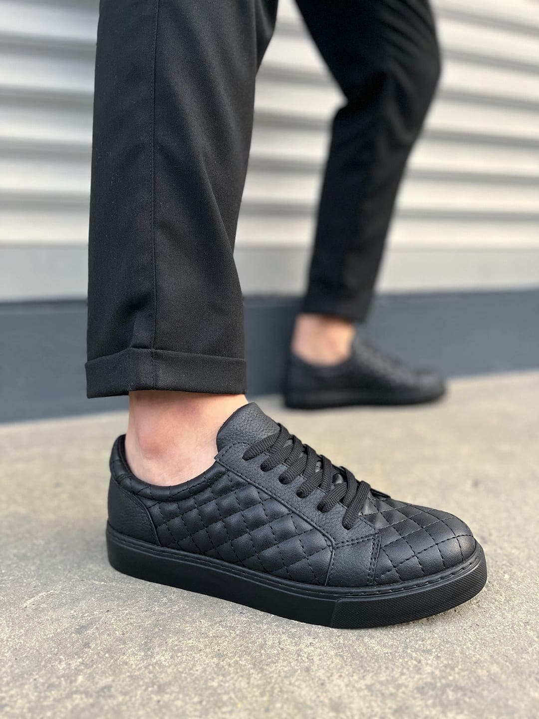 JY166 Prestige Lace-Up Quilted Patterned Men's Casual Sneaker - Black