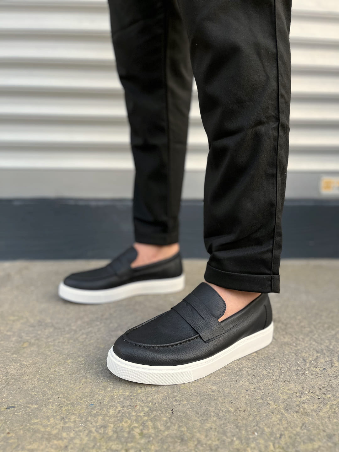 JY180 Estilo X Laceless Skin Men's Casual Sports Classic Shoes - Black White