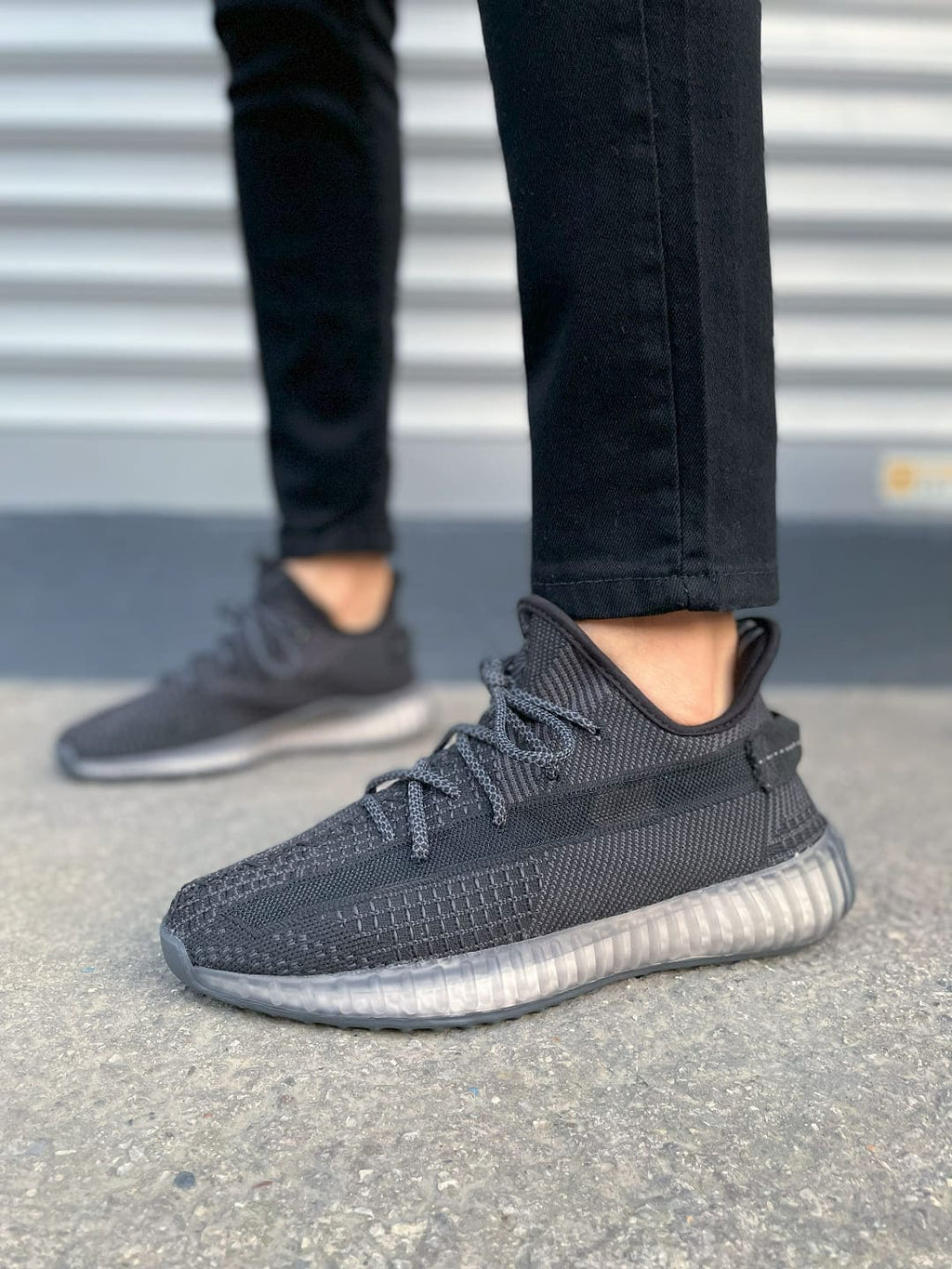 JY305 Pulse Lace-Up Knit Unisex Casual Sneakers - Black White
