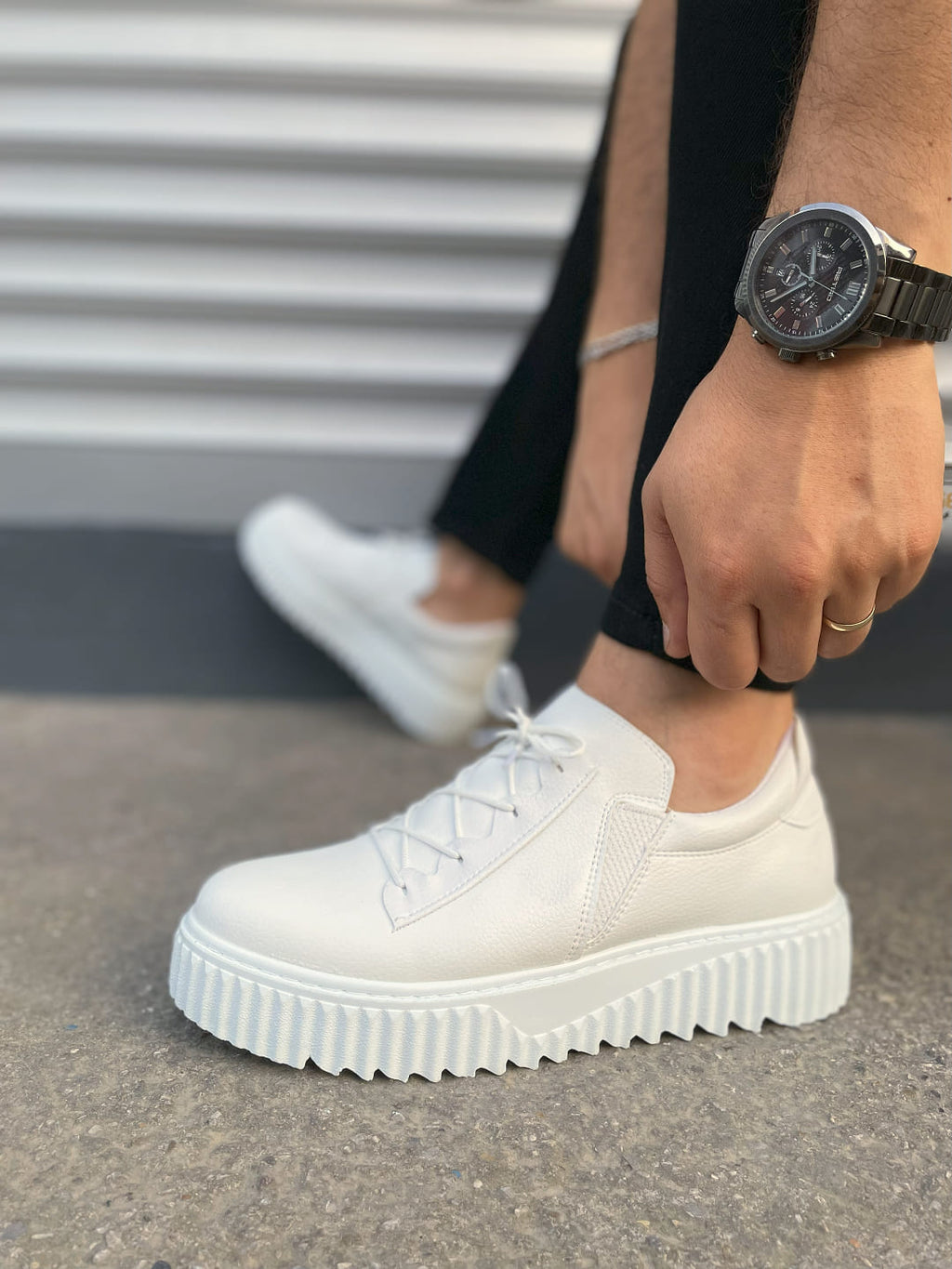 JY502 Bold Lace-Up Men's Sneakers - White 