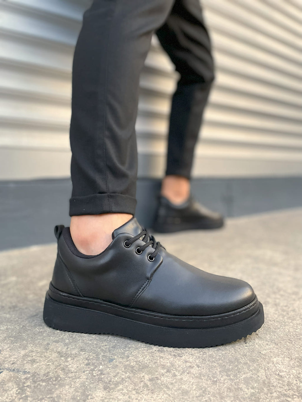 JYx03 Luxor Lace-Up Thick Sole Men's Classic Sports Shoes - Black